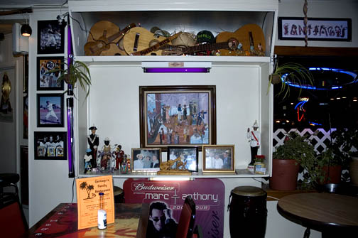Interior decor at Santiago\'s